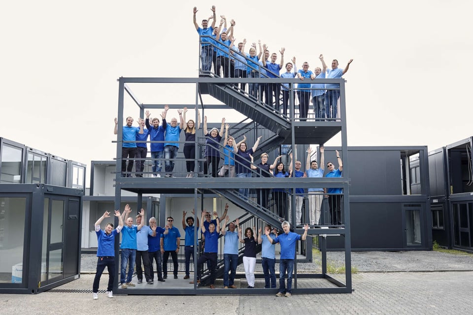 DE_Kick_Off_Treppe_LowresolutionWEB